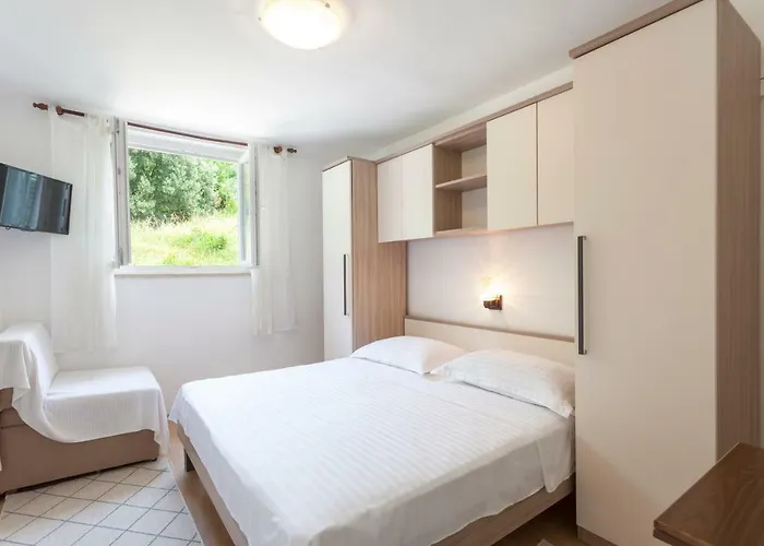 Ivan Ledic Affittacamere Brela