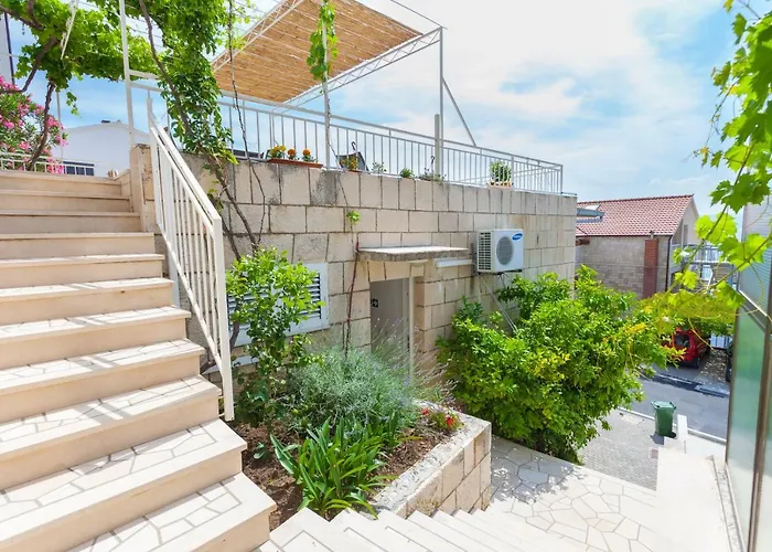 Ivan Ledic Affittacamere Brela